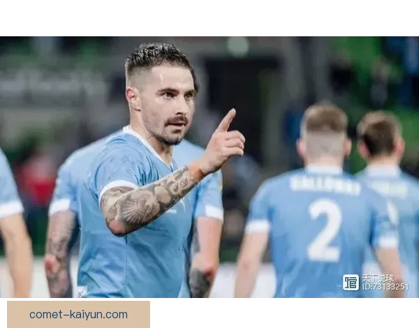 阿劳霍近期比赛表现稳健，状态回暖令人期待